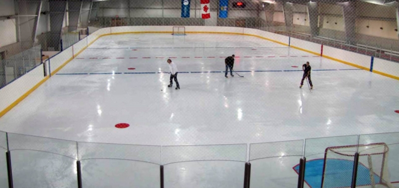 Синтетический лед на хоккейной площадке типа НХЛ